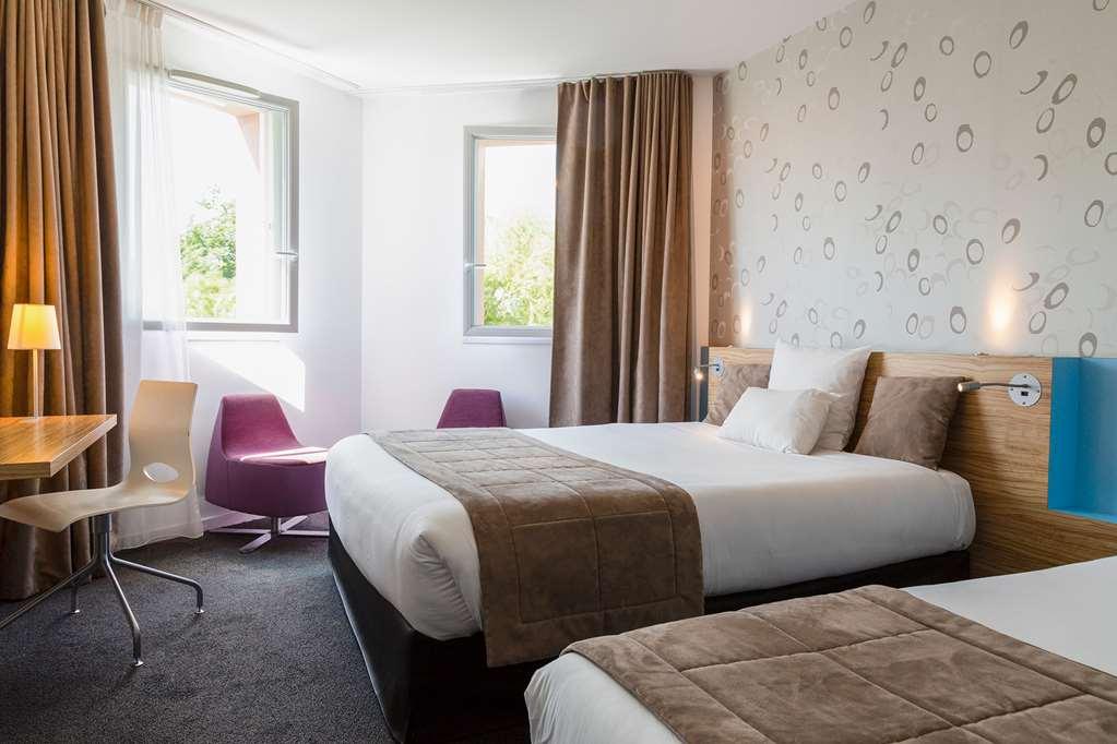 The Originals Boutique Hotel Restaurant Saint James, Montaigu-Vendee Room photo
