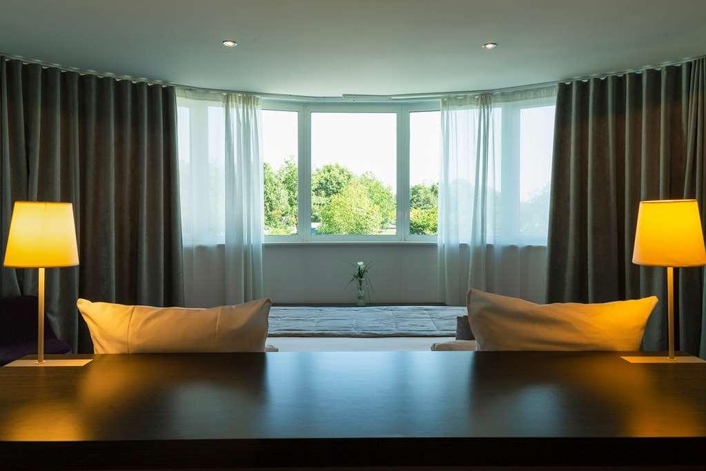 The Originals Boutique Hotel Restaurant Saint James, Montaigu-Vendee Restaurant photo